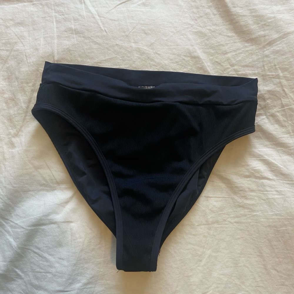Black high waisted L space bikini bottoms